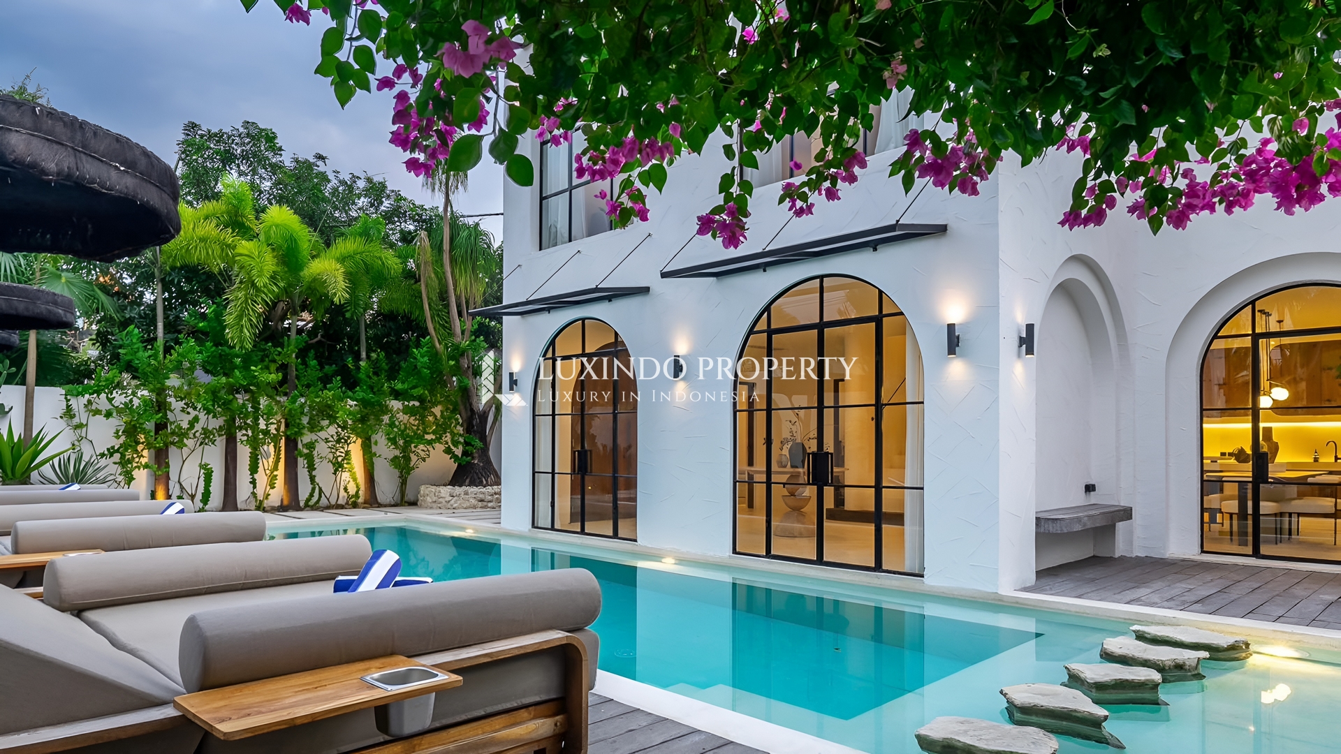 BERAWA - ELEGANT 5-BEDROOM IBIZA-STYLE LUXURY VILLA (LHV1000)